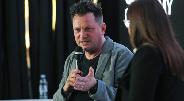 21.04.2023., Rovinj - 9. Dani komunikacija 2023. u Rovinju. Chat uz vatru, Pokazi mi novac! Filmska produkcija za dobar posao u Hrvatskoj. Dalibor Matanic scenarist i filmski redatelj i Jagoda Divic. Photo: Dubravka Petric/PIXSELL