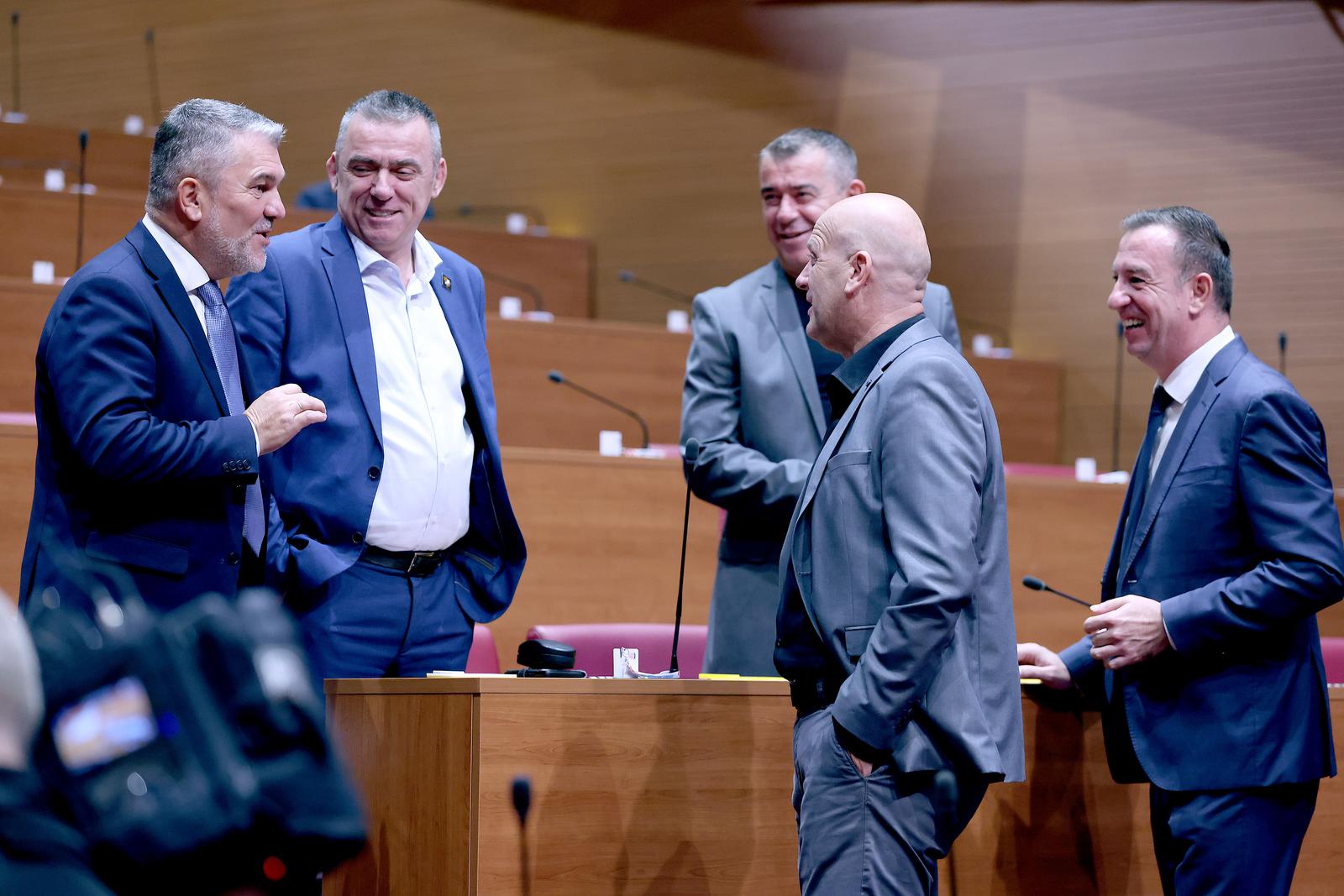 21.10.2025., Zagreb - Sabor je 7. sjednicu nastavio iznosenjem zastupnickih stajalista nakon kojih slijedi izjasnjavanje o amandmanima na Prijedlog izmjena i dopuna Drzavnog proracuna Republike Hrvatske za 2025. godinu i projekcija za 2026. i 2027. godinu. Photo: Patrik Macek/PIXSELL