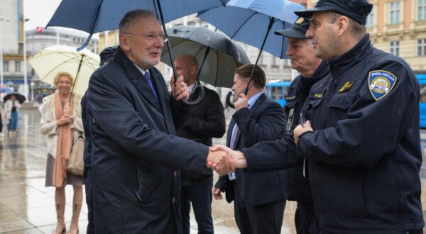 21.10.2025., Zagreb - Obiljezavanje 6. Nacionalnog dana sigurnosti cestovnog prometa, sredisnjeg dogadjaja ovogodisnje kampanje "Dva kotaca nisu igracka! Sigurnost je prva zadaca" ciji je cilj informiranje i educiranje javnosti o sigurnosti vozaca elektricnih romobila i bicikla. Photo: Neva Zganec/PIXSELL