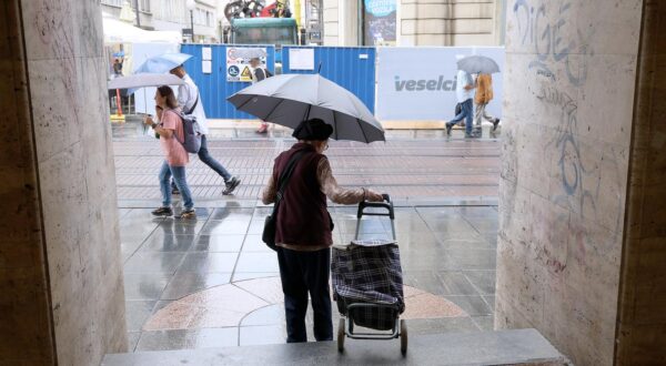 22.08.2025., Zagreb - Prema podacima Hrvatskog zavoda za mirovinsko osiguranje, u prvih sest mjeseci ove godine u mirovinu je otislo 23.317 gradjana, a njihova prosjecna mirovina iznosi 528 eura.
Prosjecni radni staz muskaraca iznosi 34 i pol godine, dok su zene ostvarile godinu i tri mjeseca manje.

 Photo: Patrik Macek/PIXSELL