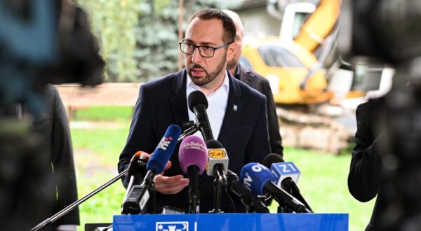 23.09.2025., Zagreb - Obiljezavanje pocetka radova na Podrucnom objektu Djecjeg vrtica Remetinec. gradonacelnik Zagreba Tomislav Tomasevic Photo: Luka Antunac/PIXSELL