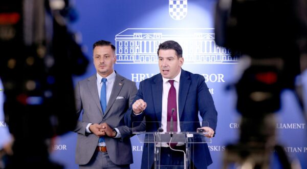 23.10.2025., Zagreb - Na konferenciji za medije odrzanoj u Saboru o temi „Vlada ili HNB – tko je kriv za inflaciju“ govorili su Ante Kujundzic Nikola Grmoja. Photo: Patrik Macek/PIXSELL