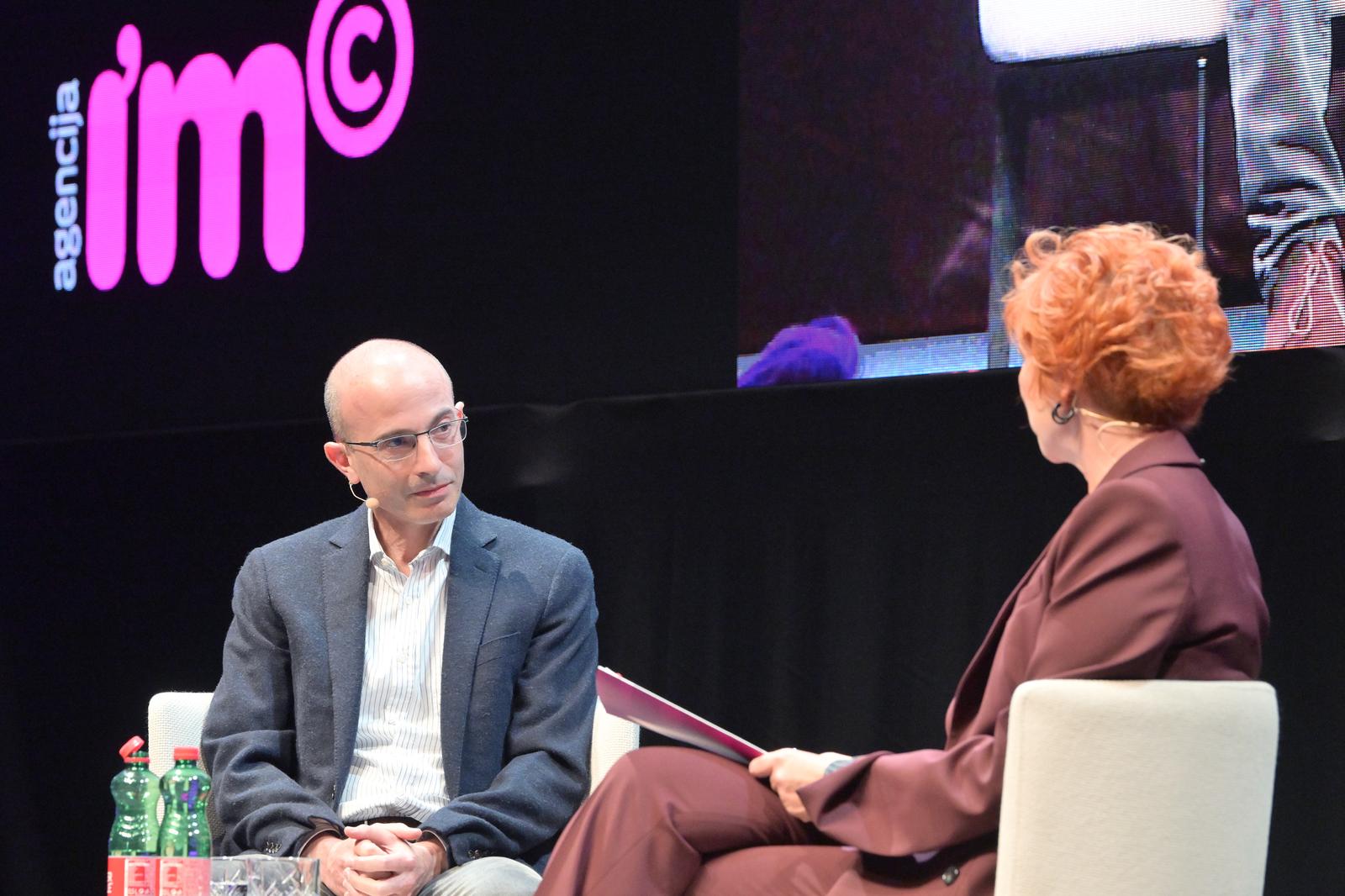 23.10.2025., Zagreb - Moderirani intervju s izraelskim povjesnicarem i filozofom Yuvalom Noahom Hararijem "Izgradnja povjerenja u doba dezinformacija - kakva nas buducnost ocekuje?" u KD Vatroslav Lisinski. Photo: Sandra Simunovic/PIXSELL