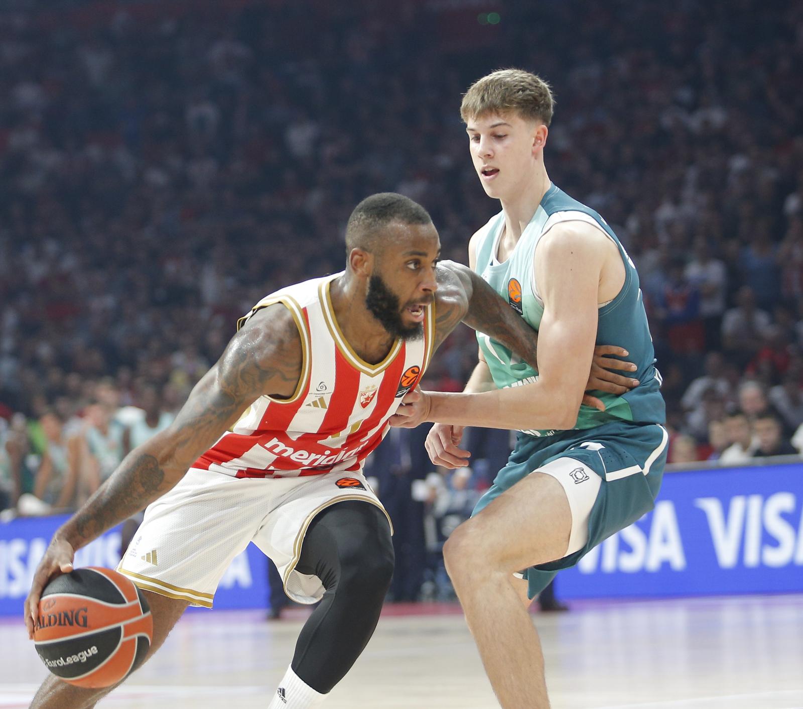 23, October, 2025, Belgrade - The match of the 6th round of the Turkish Airlines Euroleague between KK Crvena zvezda MeridianBet and BC Saski Baskoni was played in Belgrade Arena. Codi Miller-McIntyre, #0 (KK Crvena zvezda Meridianbet), Stefan Joksimovic, #77 (BC Saski Baskonia). Photo: Bane T. Stojanovic/ATAImages 

23, oktobar 2025, Beograd - Utakmica 6. kola Turkish Airlines Evrolige izmedju KK Crvena zvezda MeridianBet i BC Saski Baskoni odigrana je u Beogradskoj Areni. Photo: Bane T. Stojanovic/ATAImages Photo: Bane T. Stojanovic/ATAImages/PIXSELL