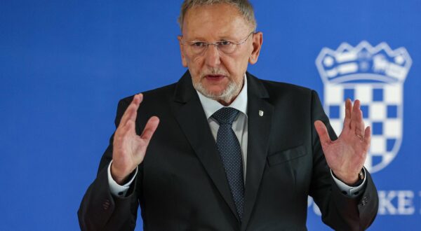 24.10.2025., Nacionalna i sveucilisna knjiznica, Zagreb - 122. sjednica Vlade. Ministar Davor Bozinovic dao je izjavu okupljenim medijima nakon sjednice Vlade.  Photo: Goran Stanzl/PIXSELL