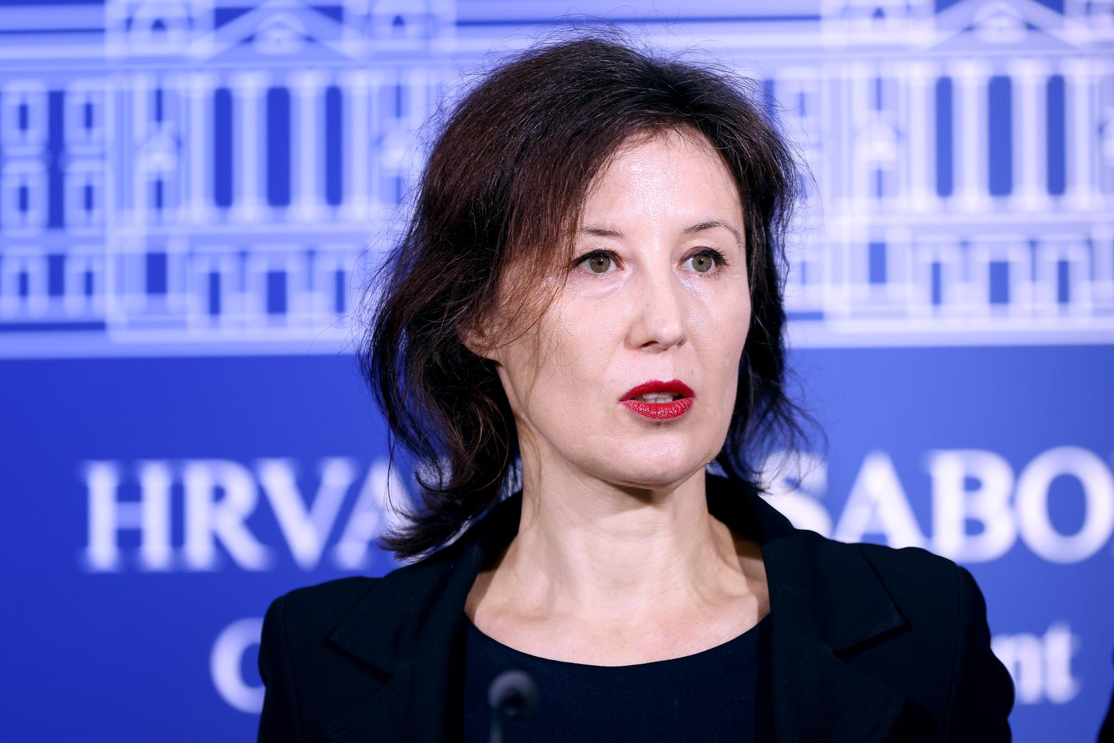 25.09.2025., Zagreb - Na konferenciji za medije odrzanoj u Saboru o temi „Prijedlog izmjena Zakona o porezu na dohodak kojima se ukida porez na mirovine“ govorili su Anka Mrak Taritas, Dalija Oreskovic i Stanko Boric. Photo: Patrik Macek/PIXSELL