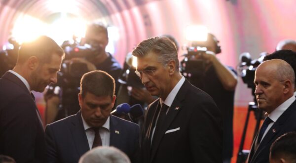 25.09.2025., Ucka - Svecano pustanje u rad prve tunelske cijevi nakon renoviranja. nazocili su premijer Andrej Plenkovic, ministar Oleg Butkovic, zupan primorsko goranski Ivica Lukanovic, direktio BNina Istre Dario Silic. Photo: Goran Kovacic/PIXSELL