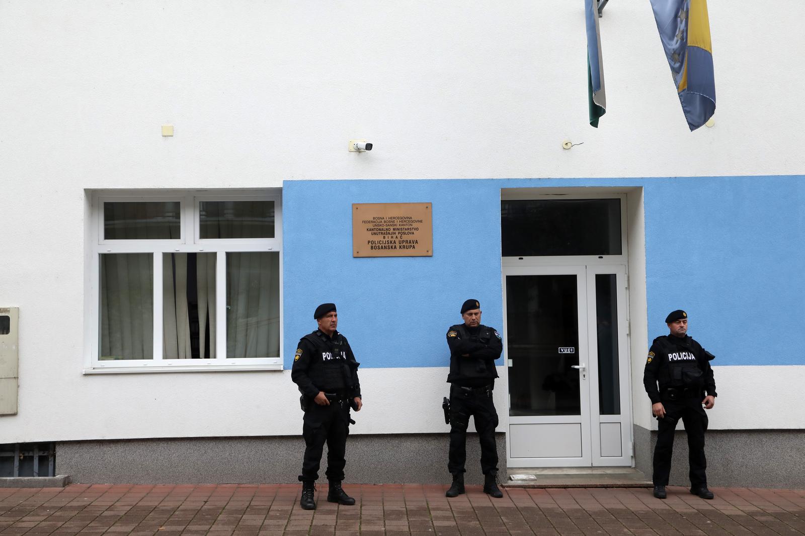 25.10.2024., Bosanska Krupa, Bosna i Hercegovina - Policijska postaja Krupa gdje e maloljetnik jednog poilicajca ubio, a drugog ranio. Photo: Edina Zuko/PIXSELL