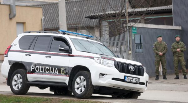 26.02.2025., Sarajevo, Bosna i Hercegovina - Policija ispred Suda BiH uoci izricanja presude Miloradu Dodiku. Photo: Armin Durgut/PIXSELL