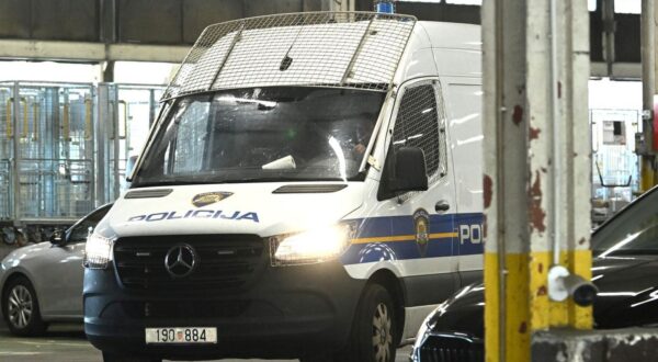 27.08.2025., Zagreb - Dovodjenje osumnjicenika privedenih u novoj akciji USKOK-a. Hrvatska policija predvodi medunarodnu akciju u suradnji s EUROPOL-om i DEA-om. Photo: Marko Lukunic/PIXSELL