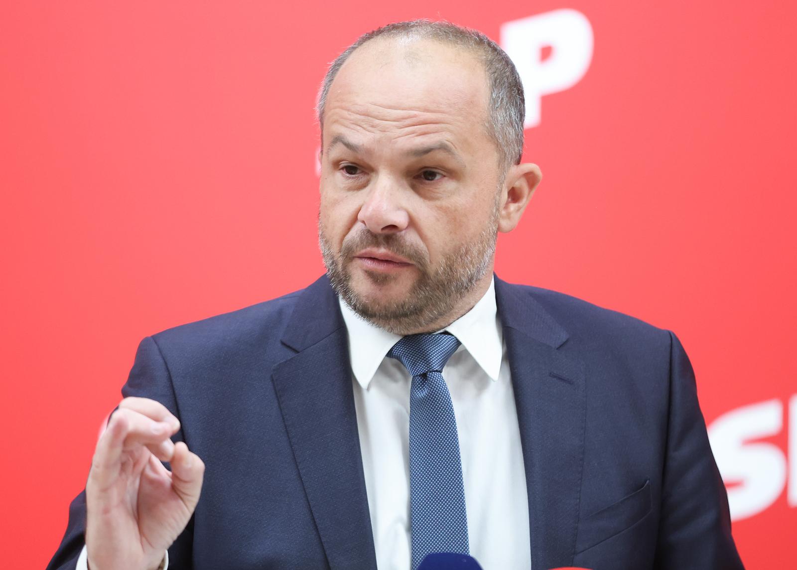 28.09.2025., Zagreb - Sredisnjica SDP-a. Konferencija za medije SDP-a o alarmantnoj situaciji u hrvatskoj poljoprivredi i stocarstvu na kojoj su govorili predsjednik SDP-a Sinisa Hajdas Doncic, clan SDP-ovog Savjeta za poljoprivredu i hranu Goran Kusec te Oliver Martinic, doktorant i strucnjak za stocarstvo. Photo: Sanjin Strukic/PIXSELL