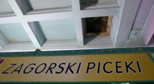 28.10. 2025., Zagreb - Urusio se dio stropa u prizmenim prostorima trznice Dolac. Photo: Sanjin Strukic/PIXSELL