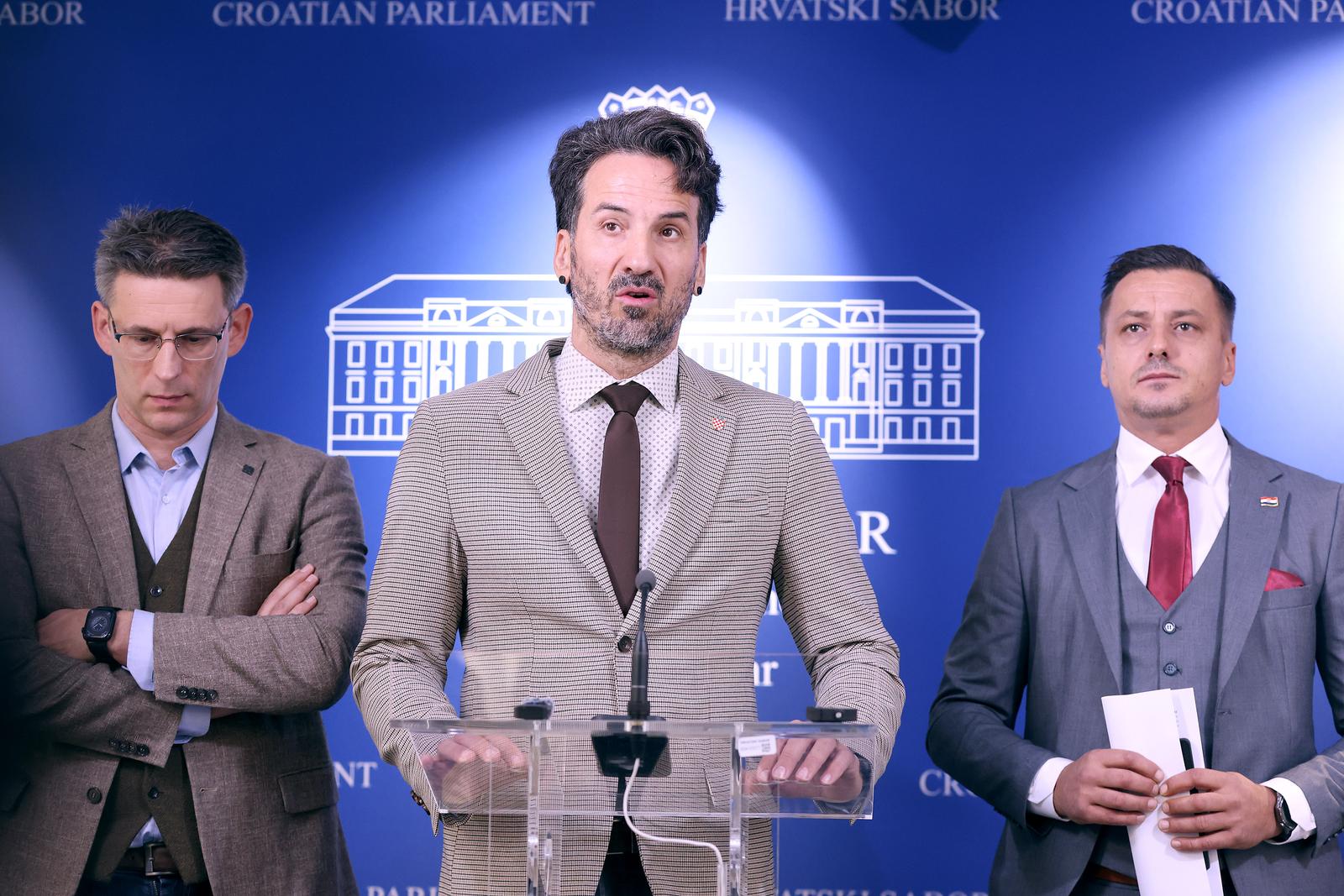 29.10.2025., Zagreb - Na konferenciji za medije Kluba zastupnika Mosta o temi „Sloboda i zdravlje nase mladosti“ govorili su zastupnici Bozo Petrov, Ante Kujundzic i Marin Miletic. Photo: Patrik Macek/PIXSELL
