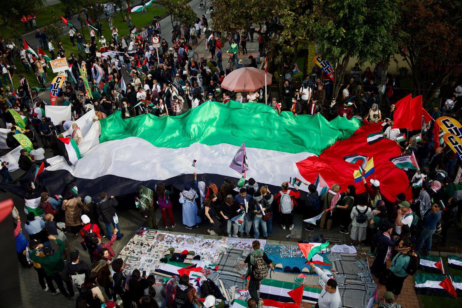 Demonstrators take part in a pro-Palestine protest after Israeli forces intercepted the Global Sumud flotilla aiming to reach Gaza and break the Israeli naval blockade, on the two year anniversary of the October 7, 2023 attack on Israel by Hamas from Gaza, in Bogota, Colombia October 7, 2025. Photo by: Isabela Bobadilla/Long Visual Press/ABACAPRESS.COM Photo: Long Visual Press/ABACA/ABACA