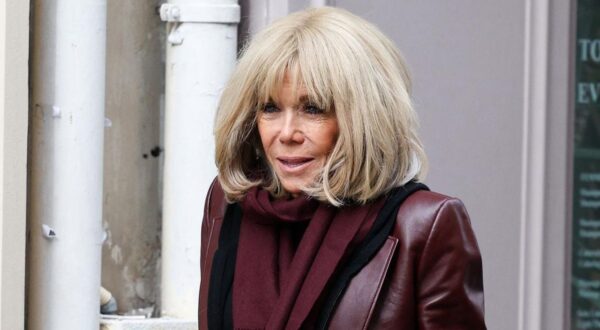 Exclusive - First Lady Brigitte Macron arrives at Matignon, Paris, France, on October 16, 2025. Photo by Raphael Lafargue/ABACAPRESS.COM Photo: Lafargue Raphael/ABACA/ABACA