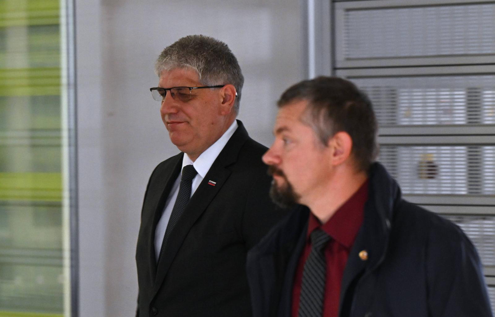 Slovenija, Ljubljana, 25.10.2025, 25. oktober 2025 
Izredni sestanek vlade zaradi umora v novem mestu. Družba, Robert Golob, Andreja Katič, Miodrag Djordjevič, Damjan Petrič, Luka Mesec, Boštjan Jeglič, Boštjan Poklukar, Vojko Volk, Andrej Rajh, Boštjan Pavlin
Foto:Žiga Živulović jr./F.A.Bobo Photo: Žiga Živulović jr./F.A. BOBO