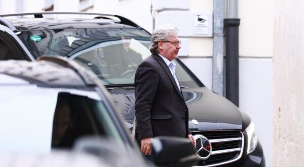 Slovenija, Novo mesto, 26.10.2025, 26. oktober 2025
Robert Golob je prisel v Novo mesto na sestanek z županom Gregorjem Macedonijem, po smrti moskega ki je umrl, družba, Robert Golob, Gregor Macedoni,
Foto: Borut Živulović/F.A.Bobo Photo: BORUT ŽIVULOVIĆ/F.A. BOBO