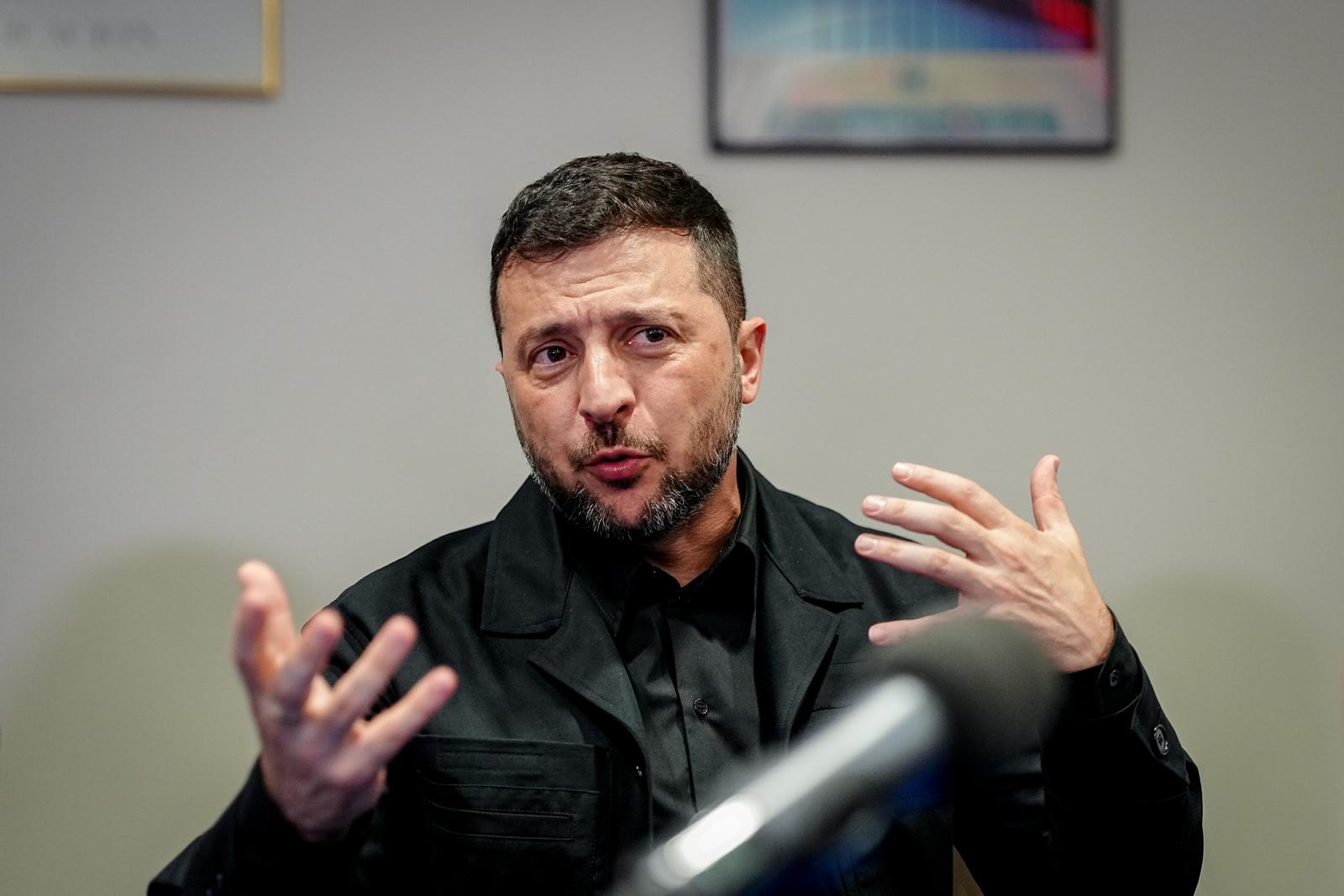 23 September 2025, USA, New York: Volodymyr Zelensky, President of Ukraine, speaks to journalists on the sidelines of the general debate of the UN General Assembly after his meeting with US President Trump. Over 140 heads of state and government are expected to attend the world's largest diplomatic event over several days. Photo: Kay Nietfeld/dpa Photo: Kay Nietfeld/DPA