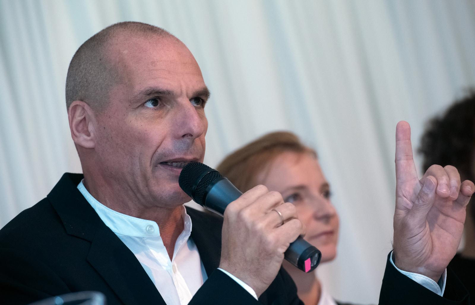 25 November 2018, Berlin: Former Greek Finance Minister Janis Varoufakis speaks to journalists at a meeting of the Democracy in Europe party. The party elected its candidates for the next European elections in Berlin. Varoufakis is the top candidate. Photo: Paul Zinken/dpa /DPA/PIXSELL