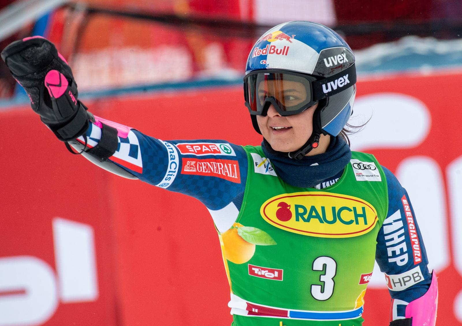 25.10.2025, Rettenbachferner, Sölden, AUT, FIS Weltcup Ski Alpin, Riesenslalom, Damen, 1. Lauf, im Bild Zrinka Ljutic (CRO) // Zrinka Ljutic of Croatia reacts after the 1st run of women Giant Slalom of FIS Ski Alpine World Cup opening at the Rettenbachferner in Sölden, Austria on 2025/10/25. EXPA Pictures © 2025, PhotoCredit: EXPA/ Erich Spiess Photo: EXPA/ Erich Spiess/EXPA