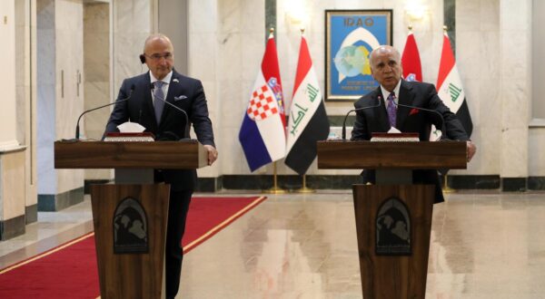 (251026) -- BAGHDAD, Oct. 26, 2025 (Xinhua) -- Iraqi Foreign Minister Fuad Hussein (R) and Croatian Foreign Minister Gordan Grlic Radman attend a joint press conference in Baghdad, Iraq, Oct. 25, 2025. (Xinhua/Khalil Dawood) Photo: Khalil Dawood/XINHUA