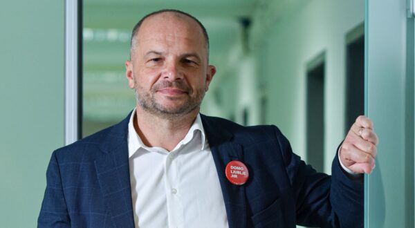 02.10.2025., Zagreb - Sinisa Hajdas Doncic. predsjednik SDPa.

Photo Sasa ZinajaNFoto